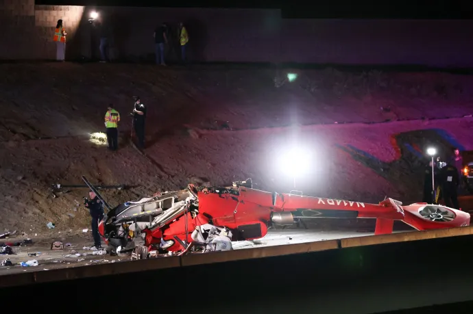 Autópályára zuhant egy mentőhelikopter Kaliforniában