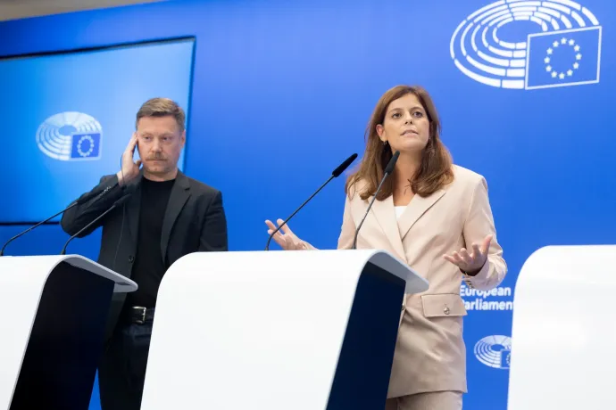 Egy vokson múlt, nem függeszti fel Ilaria Salis mentelmi jogát az EP