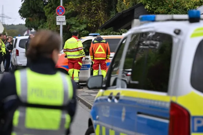 Megkéselték egy német település frissen megválasztott polgármesterét, mentőhelikopterrel vitték kórházba