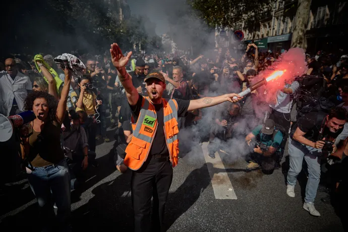 Tüntetés Párizs belvárosában a francia költségvetési reformok elleni 2025. szeptember 18-án – Fotó: Kiran Ridley / Getty Images