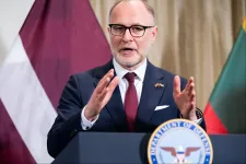 A drónos incidensek miatt meghosszabbította a részleges légtérzárat Lettország