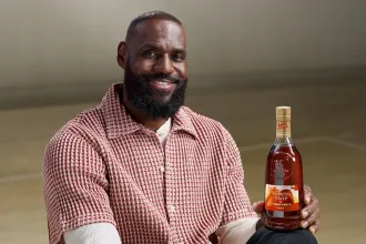 LeBron James meghozta a döntések döntését: bejelentett egy új konyakot a Hennessyvel
