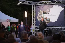 Magyar Péter: Pécs sokkal többet érdemel Hoppál Péternél