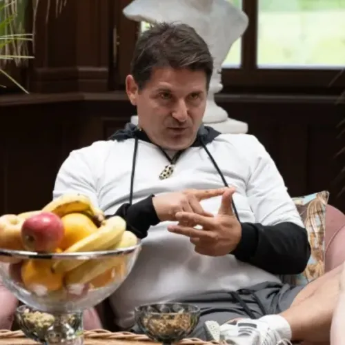 Hajdú Péter szerint Az Árulók producere hazugságokat terjeszt róla a sajtóban, és május óta meg sem keresték