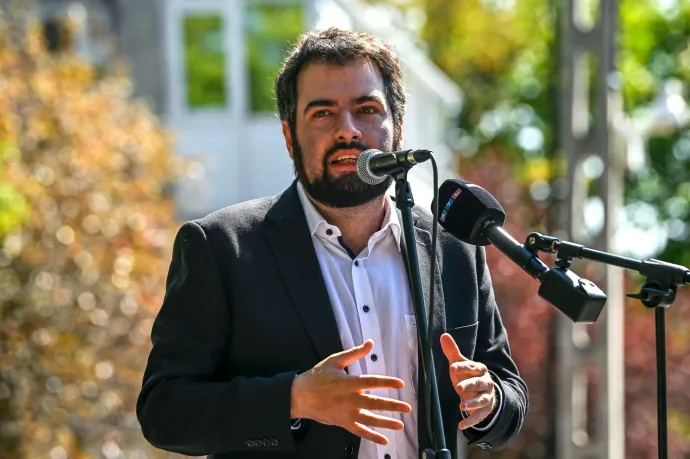 Egyhavi fizetését ajánlja fel Jámbor annak a fideszesnek, aki átvisz egy működő gyermekvédelmi reformot