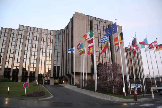 Mindössze három olyan kohéziós projektet talált a számvevőszék tavaly az EU-ban, ami teljesen szabálytalan volt, ebből kettőt Magyarországon