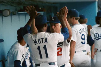 Honnan ered a magasban összecsapós pacsi?