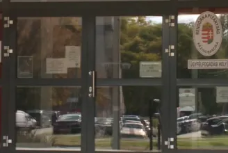 Kiskorú lányoktól csalt ki intim képeket a biztonsági őr, aki rendőrnek adta ki magát