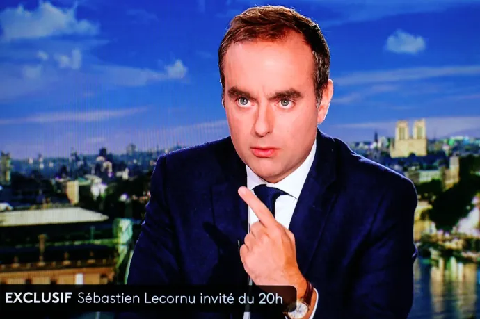 „48 órán belül új miniszterelnökünk lehet” – mondja a francia kormányfő, aki egy hónappal a kinevezése után lemondott