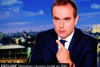 „48 órán belül új miniszterelnökünk lehet” – mondja a francia kormányfő, aki egy hónappal a kinevezése után lemondott