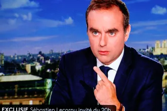 „48 órán belül új miniszterelnökünk lehet” – mondja a francia kormányfő, aki egy hónappal a kinevezése után lemondott