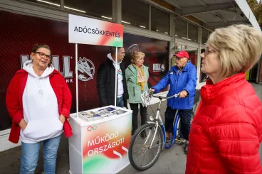 „A patás ördögre is szavaznék, csak menjen a Fidesz”