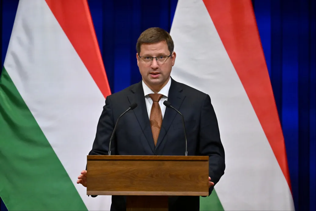Gulyás Gergely béremelést és 17 milliárd forint pluszpénzt ígért a szociális szférának