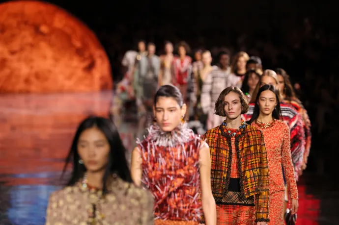 A Chanel bemutatója a párizsi divathéten, 2025. október 6-án – Fotó: Swan Gallett, Vittorio Zunino Celotto / Getty Images