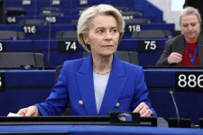 Elbuktak a Fidesz EP-frakciójából és a szélsőbalról kezdeményezett bizalmatlansági indítványok az Európai Bizottság ellen