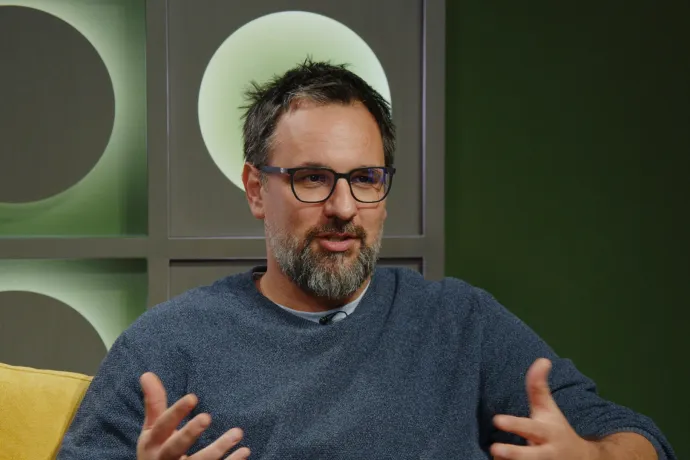 Valuska László a Telex stúdiójában – Fotó: Telex