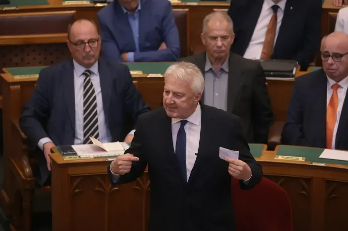 Deputy Prime Minister Zsolt Semjén speaking in parliament – Photo: Lujza Hevesi Szabó / Telex