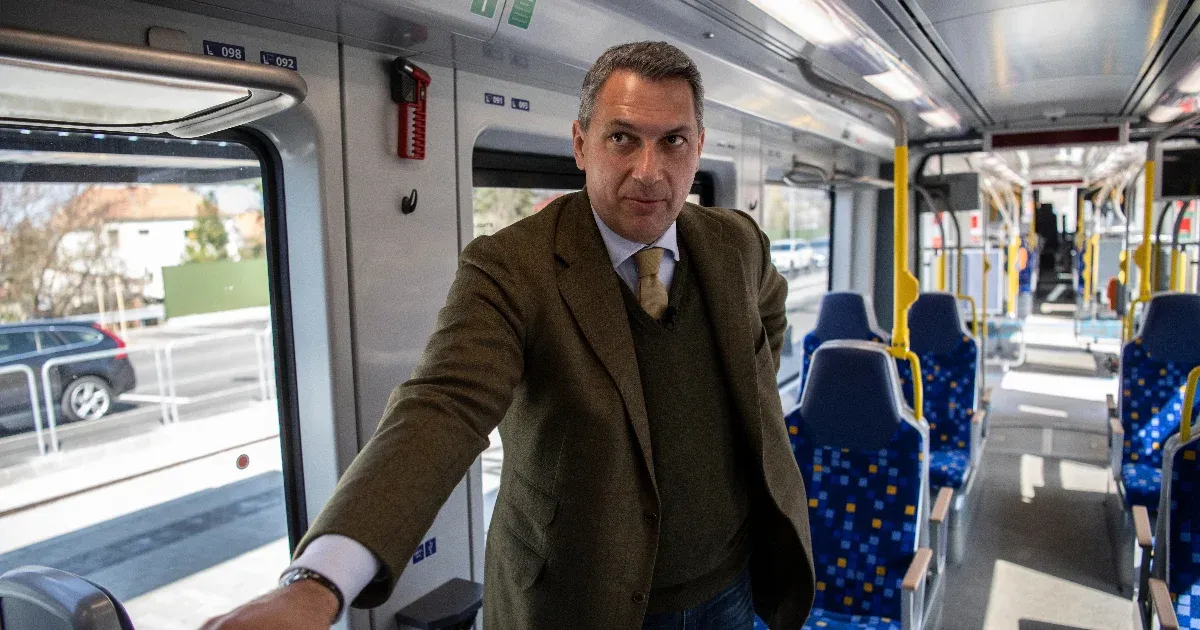 Lázár saját lobbizási sikereként tálalta, hogy a MÁV vehet 93 használt motorvonatot