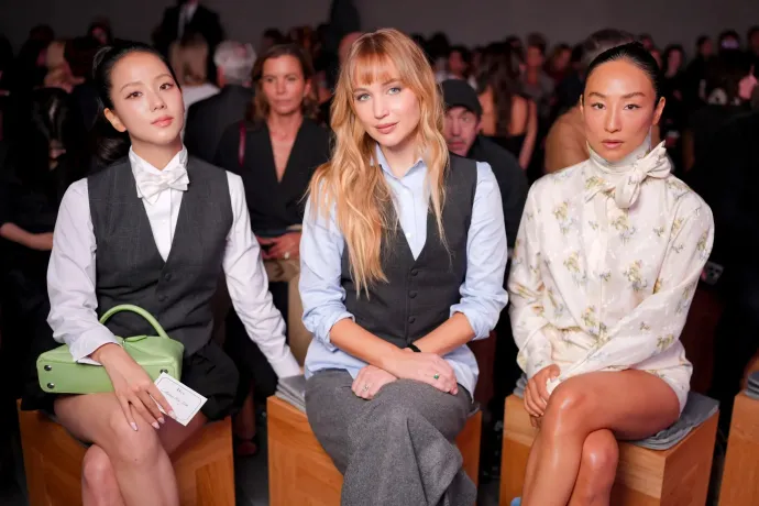 A szexi Versace, a drámai Dior és a modern Chanel csapott össze a világ legnagyobb divathetein