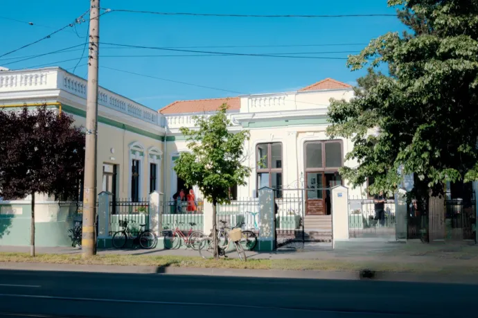 Egy polcnyi visszatérés: Sall László és a nagyváradi zsidó könyvtár születése