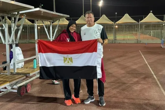 Annus Adrián mindenes felesége ausztriai éttermében, de a 19 éves Szabados Ármin edzője lehet