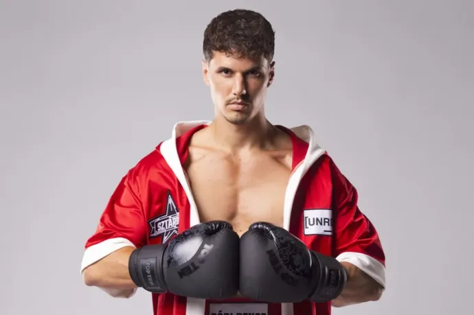 Sztárbox: Bódi Bence az első menetben kiütötte Kamarás Ivánt