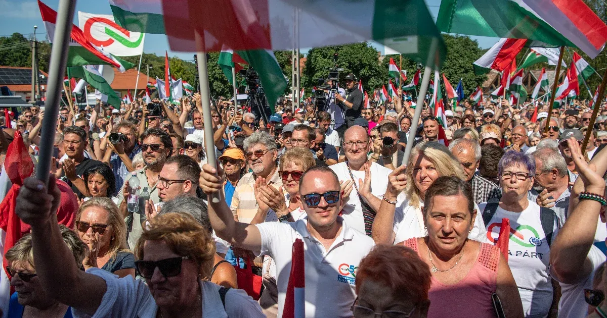 A 21 Kutatóközpont 53 százalékra méri a Tiszát, 35-re a Fideszt a biztos pártválasztók között