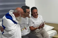Az összes életben maradt izraeli túsz kiszabadult a Hamász fogságából, és megérkezett Izraelbe