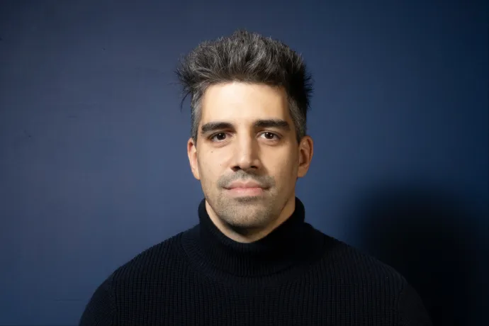 Néha önzőnek érzem magam, amiért a gyerekeimnek ebben az országban kell felnőniük – Nagy Ádám, Jólvanezígy