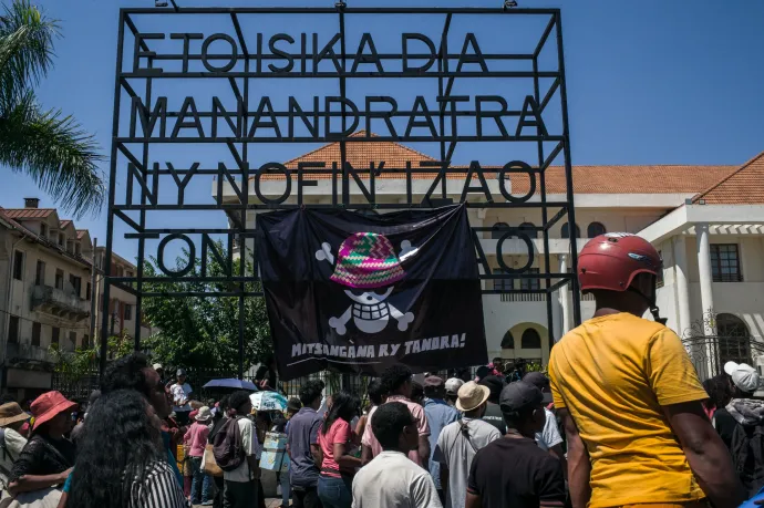 Madagaszkár elnöke elmenekült a szigetről