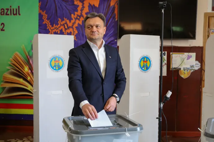 Váratlanul visszavonul a politikától a moldáv miniszterelnök