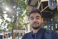 Füstgyertyázás és közlekedési szabályok megszegése miatt hallgattak ki hétfő reggel két momentumost