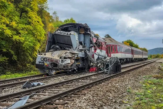 Egy terhes nő is megsérült a szlovákiai vonatbalesetben