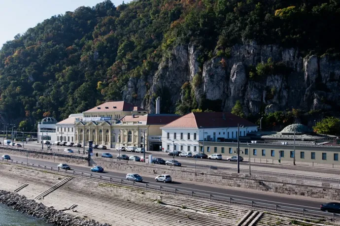 A Fővárosi Közgyűlés szakbizottsága visszaállítaná az egész napos női napot a Rudasban
