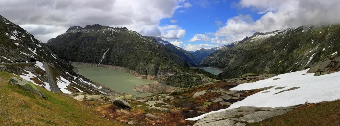 A Grimsel-hágó teteje mormoták és tavak otthona – Fotók: Tőkés Hunor / Transtelex, Wikipédia