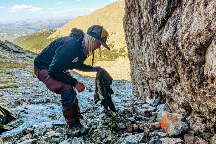 Mentőcsapat a baleset helyszínén, ahol végül megtalálták Vanek felszerelését és maradványait – Fotó: Vail Mountain Rescue Group