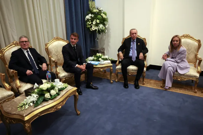 Erdoğan le akarja szoktatni a cigiről Melonit, Macron szerint lehetetlen vállalkozás