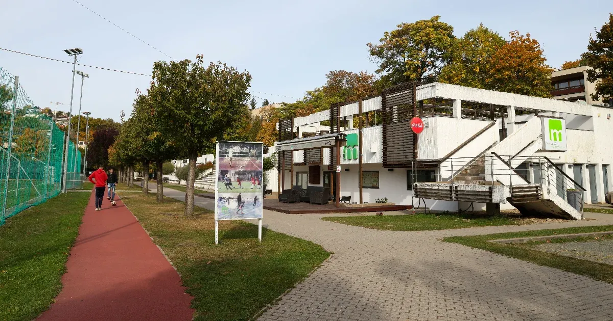 18 év után visszavette a II. kerület a Marczibányi téri sportközpontot, aminek egy része szerintük életveszélyes állapotban van