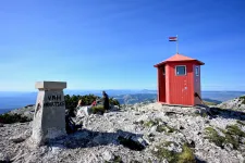 Vörös manókunyhó Horvátország legmagasabb csúcsán, aztán belenéztünk Hitler Szemébe