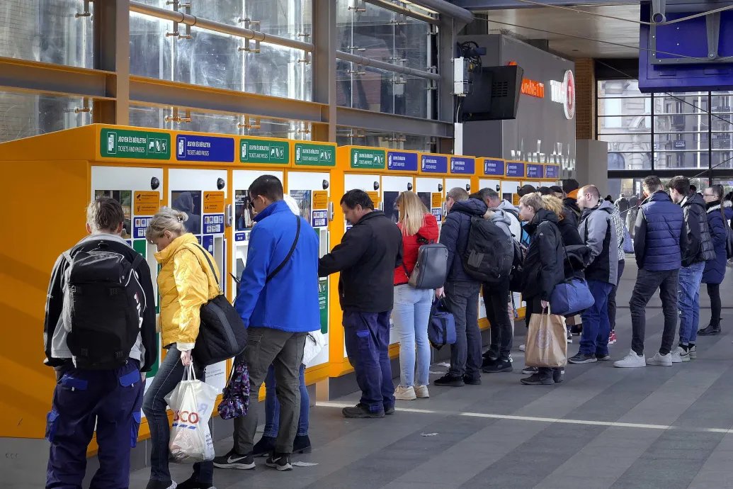 Október 16-tól ugyanannyi lesz a helyszíni és a csekken fizetett pótdíj a vonatokon