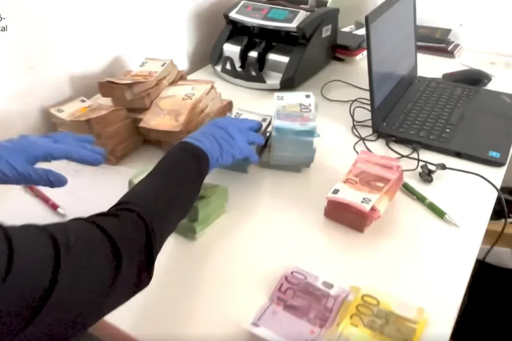 Kiderült, mitől ilyen olcsók a cuccok a Ganz piac kínai üzleteiben: 1,5 milliárdos áfacsalást leplezett le a NAV