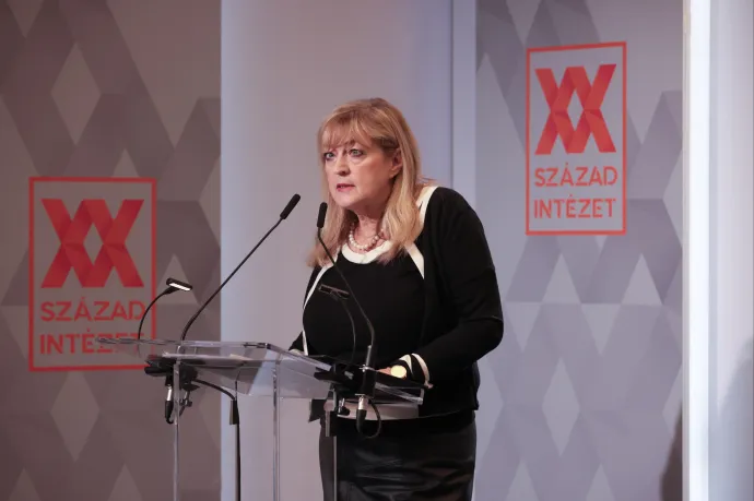 Dobrev Klára a gyónási titokról tett egy javaslatot, Schmidt Mária komcsizással reagált rá