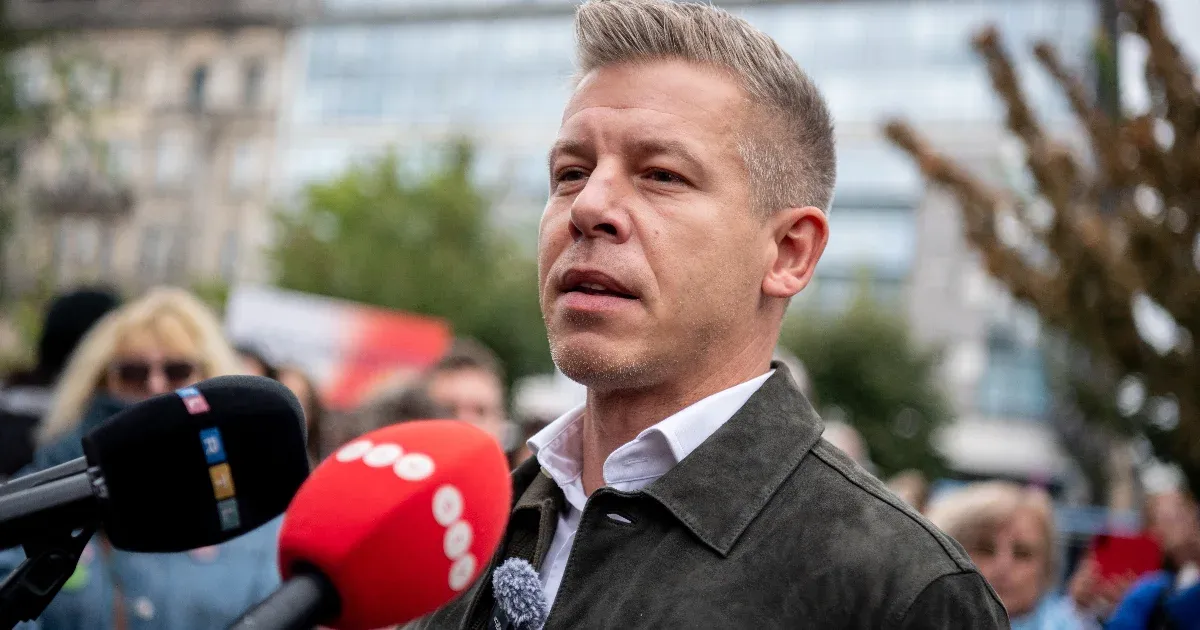 Magyar Péter szerint miután Lázár János átvette az uniós ügyek irányítását, fura figurák érkeztek Brüsszelbe fedett munkakörbe