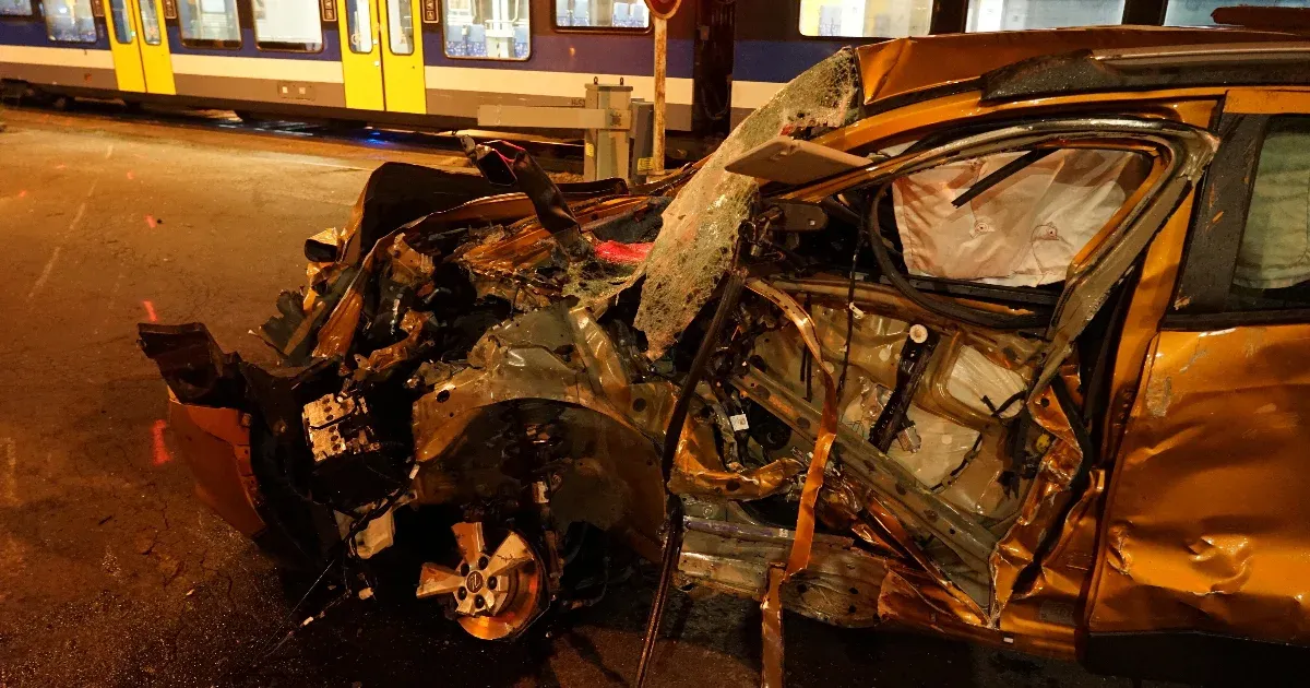 Vonat és személyautó ütközött Budapest X. kerületében Vonat és személyautó ütközött Budapest X. kerületében