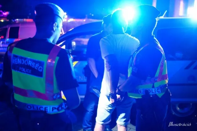 A bántalmazásra utaló kézjelzéssel kért segítséget egy nő egy balatonboglári étteremben