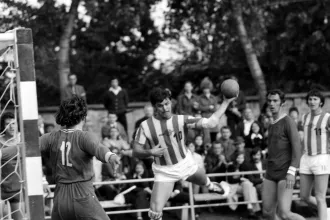 Ötven éve még kültéren is játszottak kézimeccseket, a Szeged zuhogó esőben ért el történelmi sikert