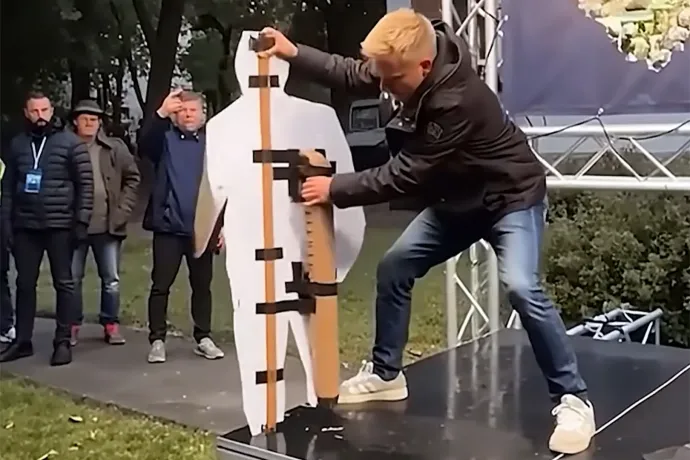 Szintet lépett a Fidesz kampánya: az MI-generált kamuvideókkal tégláról téglára bontják le a valóságot