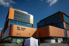 Megnyitott a Bosnyák téri Zenit Corso, a zuglói önkormányzat arra készül, pert indít a beruházó ellen
