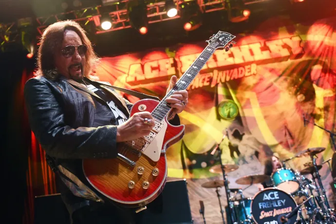 Meghalt Ace Frehley, a Kiss alapító gitárosa
