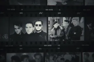 Ákos úgy marad ember, hogy közben bálványt faragnak belőle